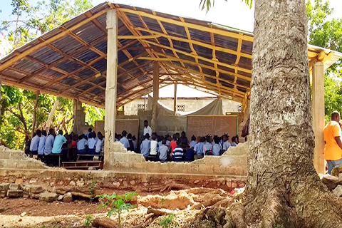 An image of a school house in Haiti.